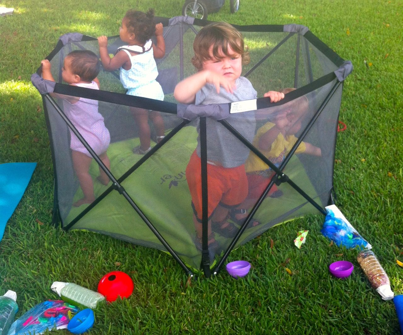 pop and play portable playpen