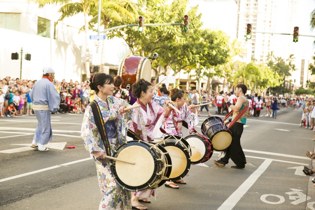 Waikiki Grand Parade. Photos by the Honolulu Festival  